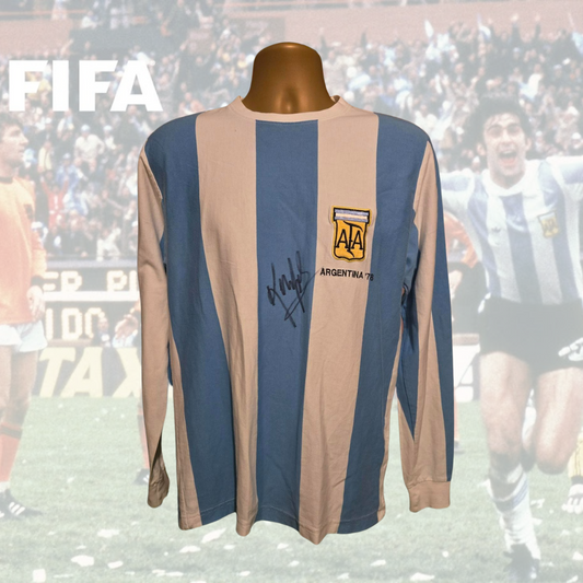 Mario Kempes signed Argentina jersey