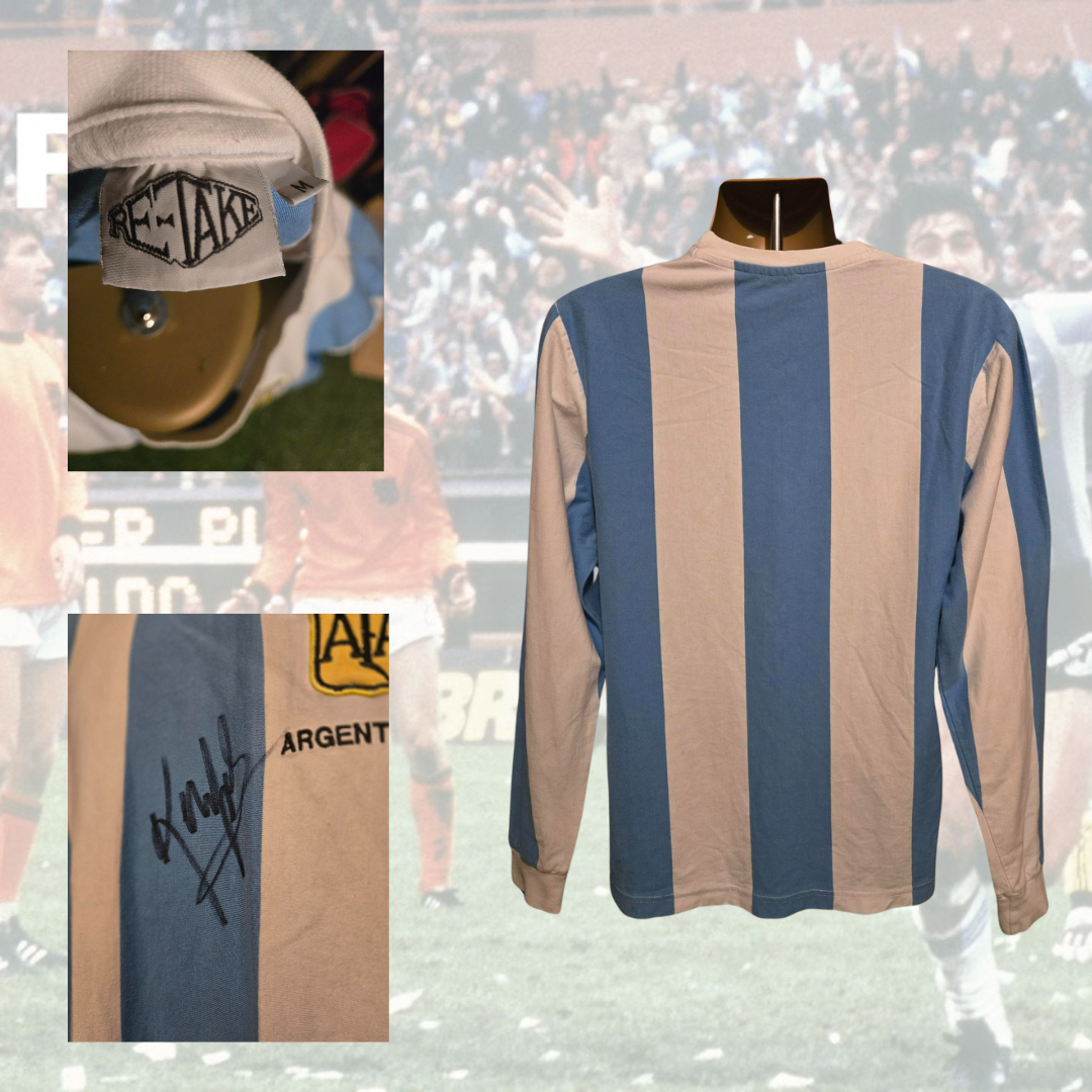 Mario Kempes signed Argentina jersey