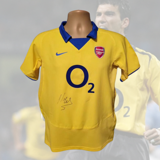 Antonio Reyes signed Arsenal jersey